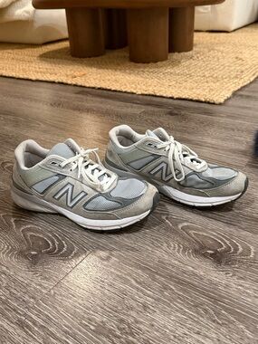 New Balance Women's Light Gray Mesh & Suede Sneakers